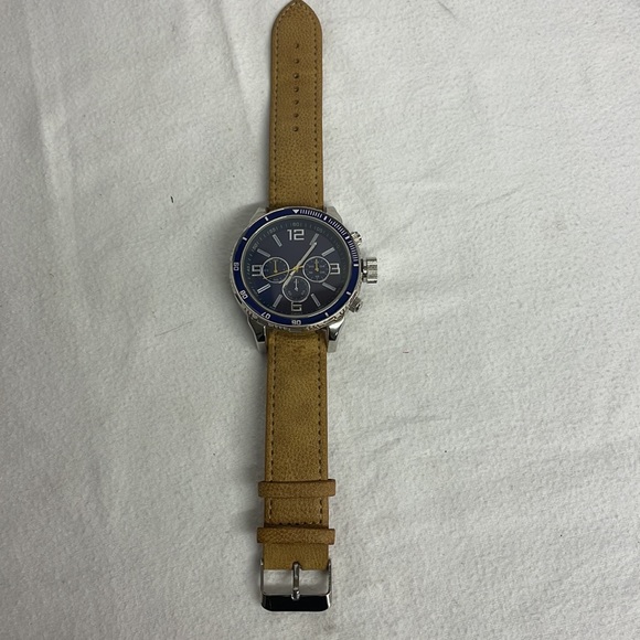 Quartz Movt 5165 Mens Watch with watch bands - Picture 5 of 7